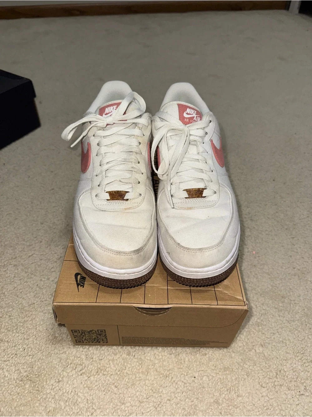 Nike Women’s White AF1 w/ Embroidered Leaf Accent